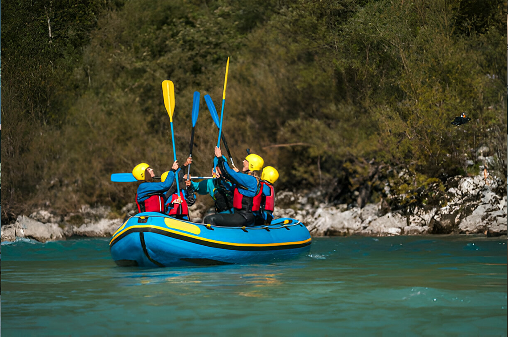 employees corporate event retreat by boat activity 