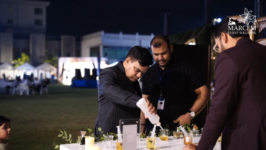 Train Your Staff to Engage in the exhibition, Not Just Stand