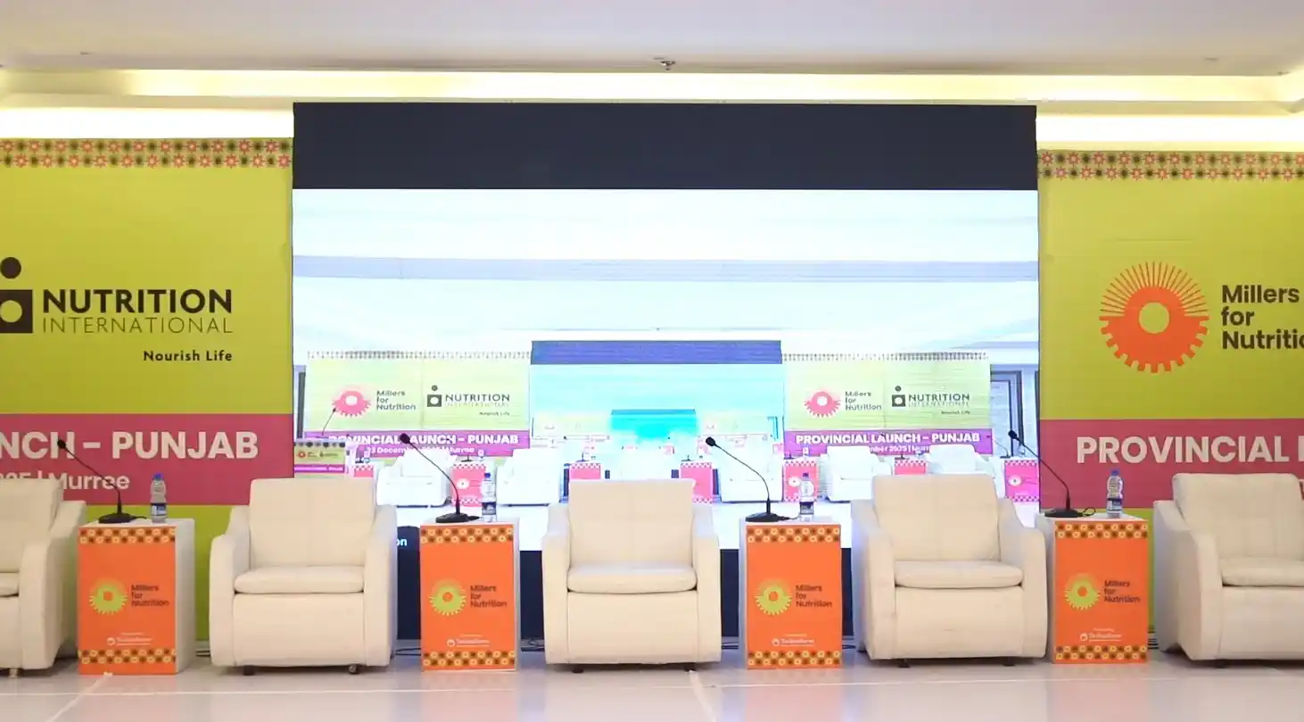 smd display screen setup for nutritional international corporate event