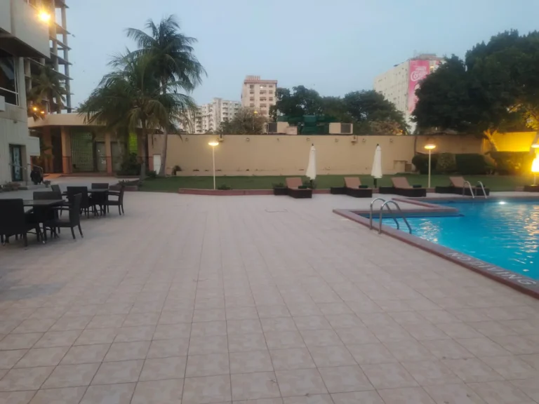 Avari Hotel Swimming Pool 1
