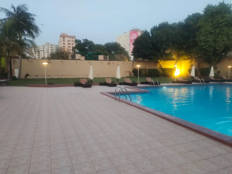 Avari Hotel Swimming Pool 2